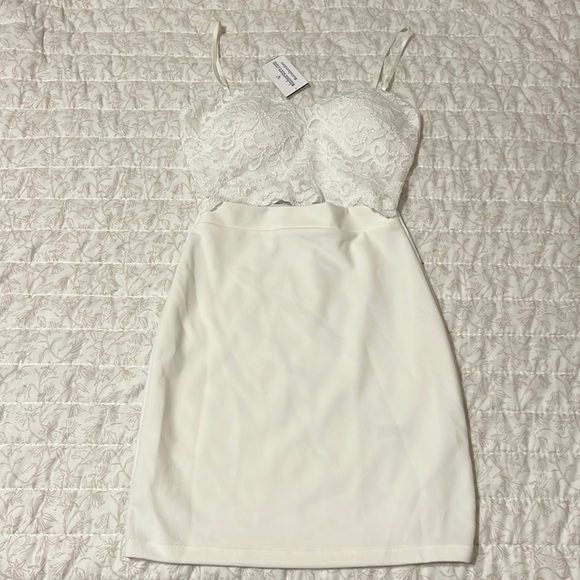 Windsor Ivory/White Dress - Picture 2 of 4